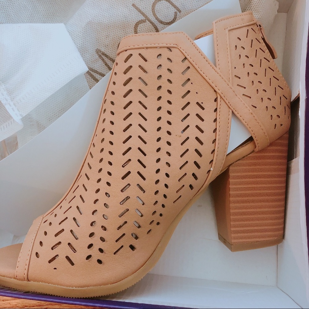 Top Moda Glenda Lasercut Peep Toe Bootie - Picture 6 of 7